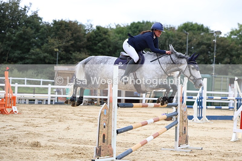 3E7A3203 - Class 8: Senior Newcomers/1.10m open