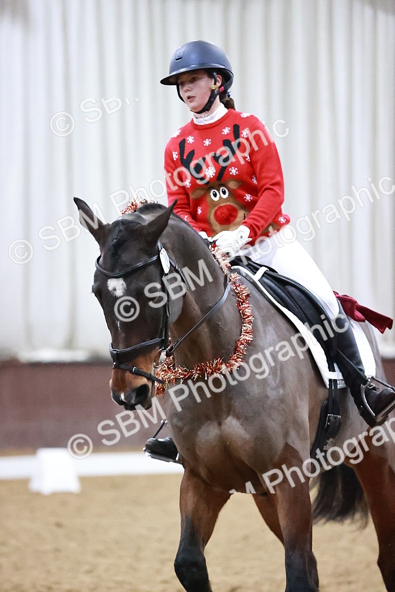 SBM_001816 - Class 9 - Novice 4