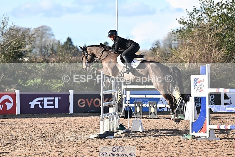 251203-134519-00710 - Cls 5 Foxhunter and 1.20m Open