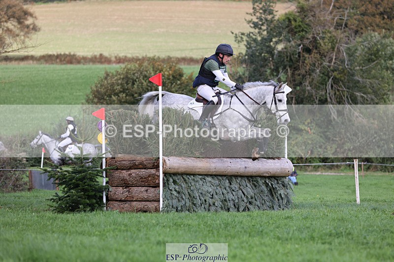 241025-130432-08564 - 107-Simon.Grieve-BEST.ESCAPADE