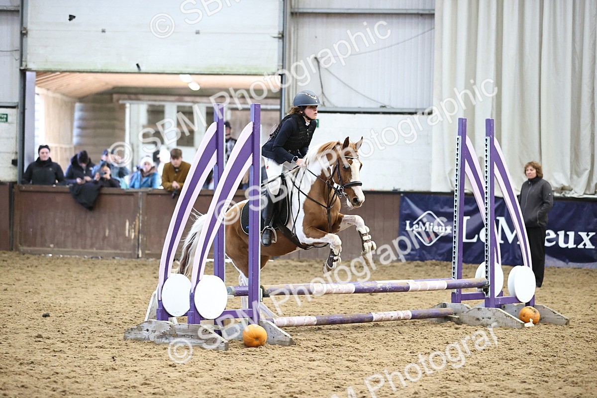 SBM_001568 - Class 3 - Horse & Hound 60cm