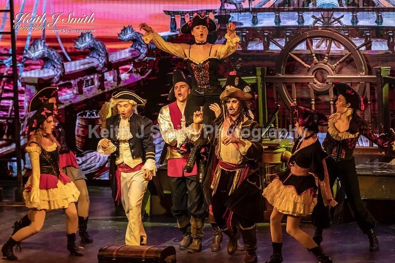 7KJS1020 - Ambition show team