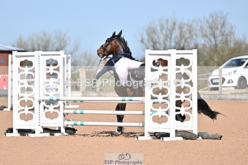 260408-105442-00265 - Cls 2 British Novice and 90cm