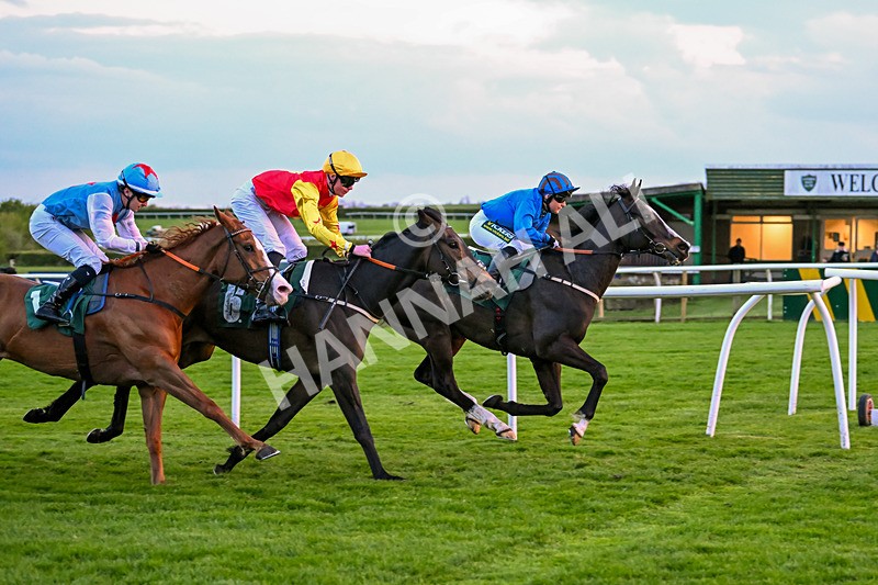 300424-Race 7-Highjacked-3239 - Race 7