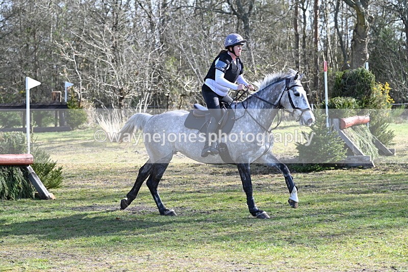 WJ7_9993 - Time 10:13 to 10:38 Times at the Fence