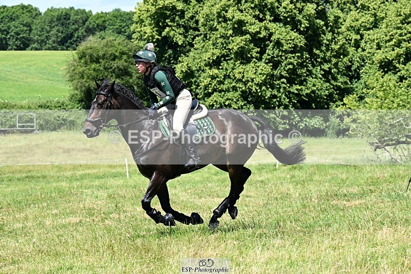 240629X-120234-2346 - 051-Marie_Webber-BENNY'S_DOUBLE_DIAMOND