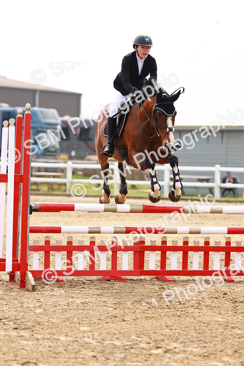  - Class 17 - Senior 1.05m