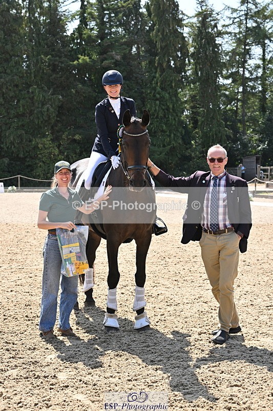 250810A-132527-06581 - Medium SILVER Presentations