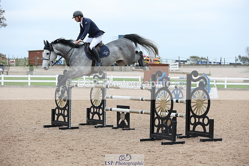 241101A-153056-03011 - FRI Cls 7 Blue Chip Grade B&C Jump Off