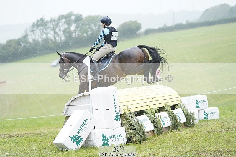 240901A-140156-09724 - 329-Hanna.Bertorelli-BWTH.CLASSIC.CUT