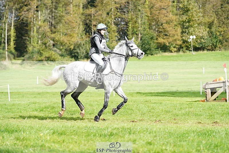 231020-140900-09472 - 120-VAN.KAUNITZ-Sara.Squires-XC