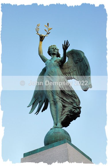 Hopey Lady - Buildings and Statues in Montrose