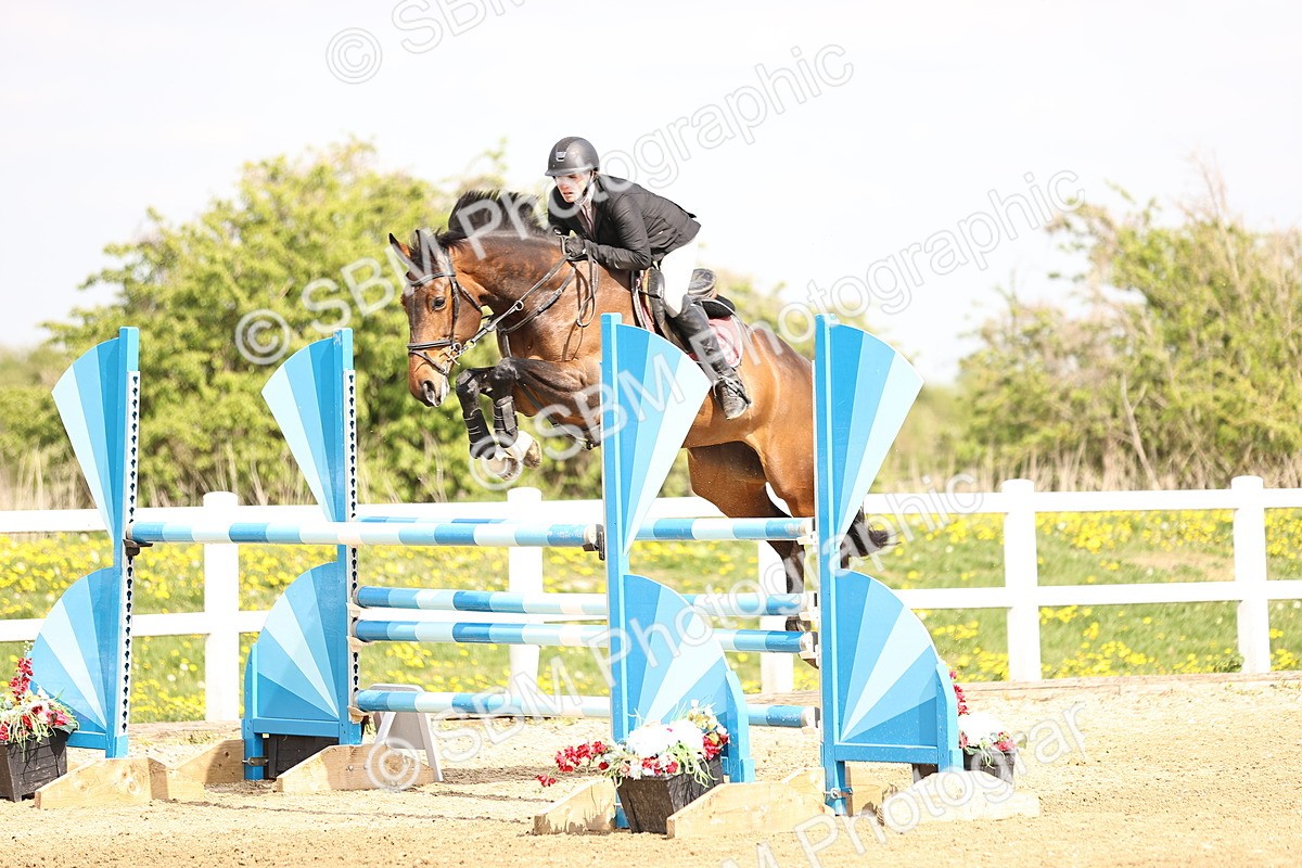  - Class 13 - Senior Foxhunter - 1.20m