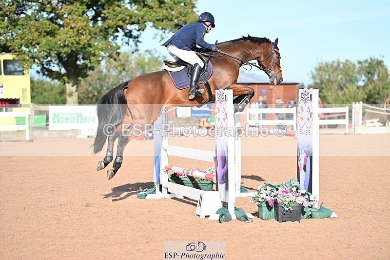 231015A-101034-07148 - Cls 28 Newcomers & 1.10m Open