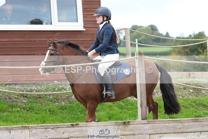 250921-145834-03757 - Cls 20 Pony 80cm Derby