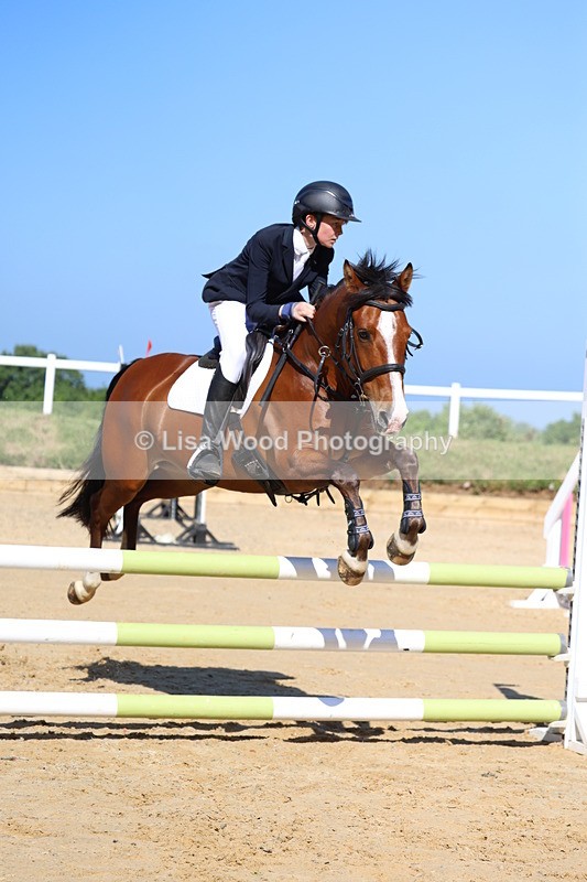 3E7A9005 - Class 4: Pony British Novice/80cm open
