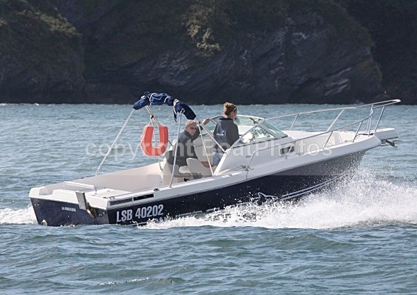 090913 WHITE SHARK IMG_6630 - Motorboats - Open