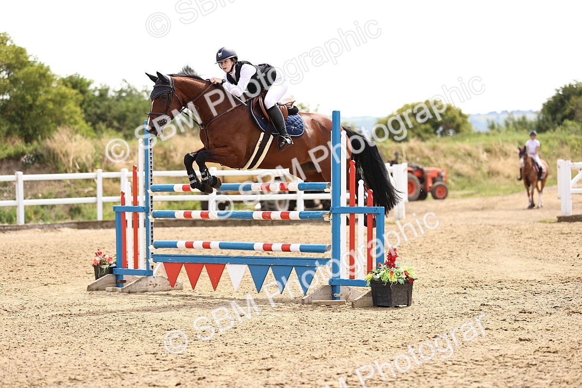 SBM_000542 - Class 15 - Redpost Equestian Senior Foxhunter - 1.20m