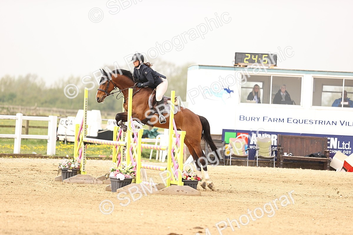  - Class 15 - Senior British novice - 90cm
