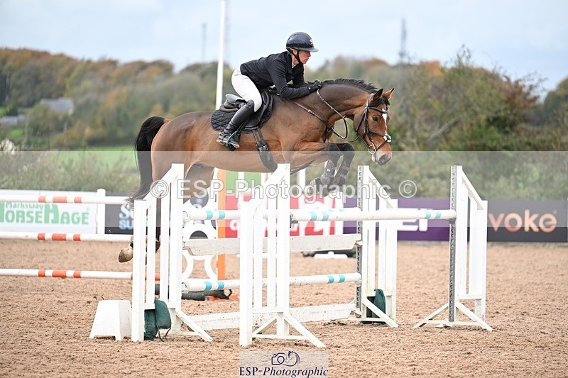 251022-142610-00654 - Cls 6 Snr Foxhunter 1.20m