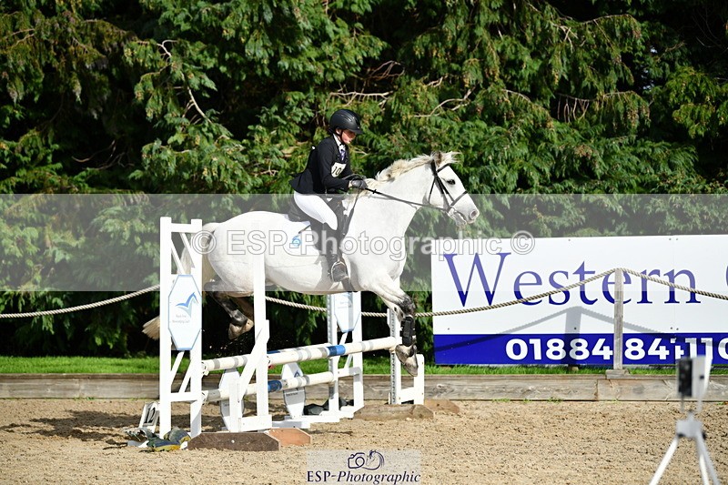 251004A-151624-01766 - Classes 8 & 9 70cm