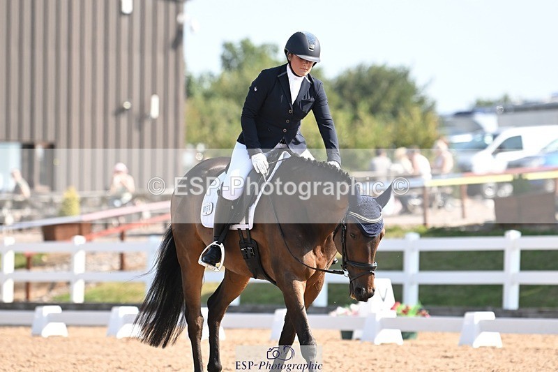 250816-102755-03382 - 064-Kellie.HutchingsTawstock.Finale