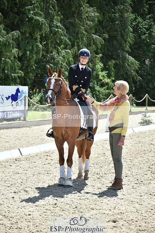 230811-131352-01476 - Adv Medium Silver Presentations