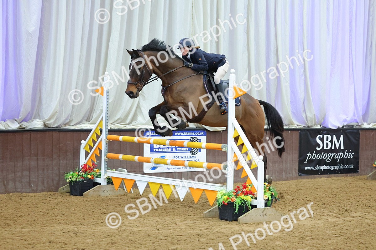 SBM_010044 - Class 21 - Nupafeed Supplements Senior Discovery/ 1m Open - First Round (1.00m)