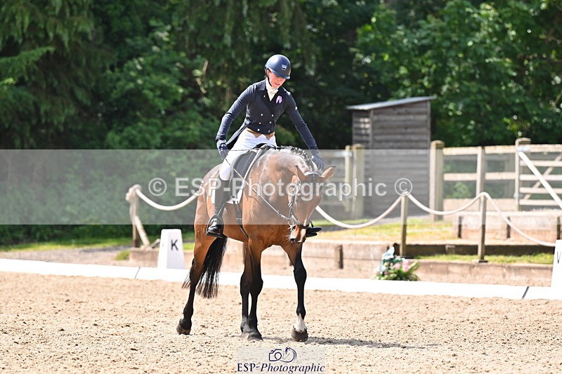 250523A-114327-06643 - C-274-Bizzy.Loffet-LONGBROOK.CHILLI.FLOWER