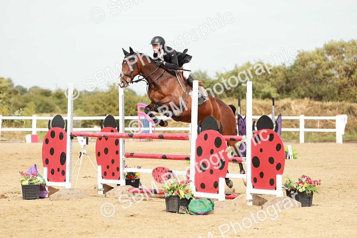 SBM_008268 - Class 4 - Senior Foxhunter - 1.20m Open