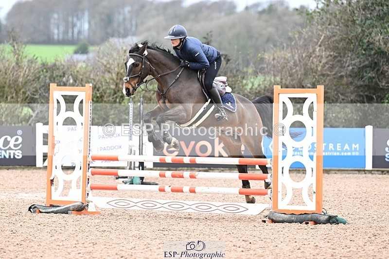 251205-101625-00188 - Cls 2 Snr British Novice and 90cm