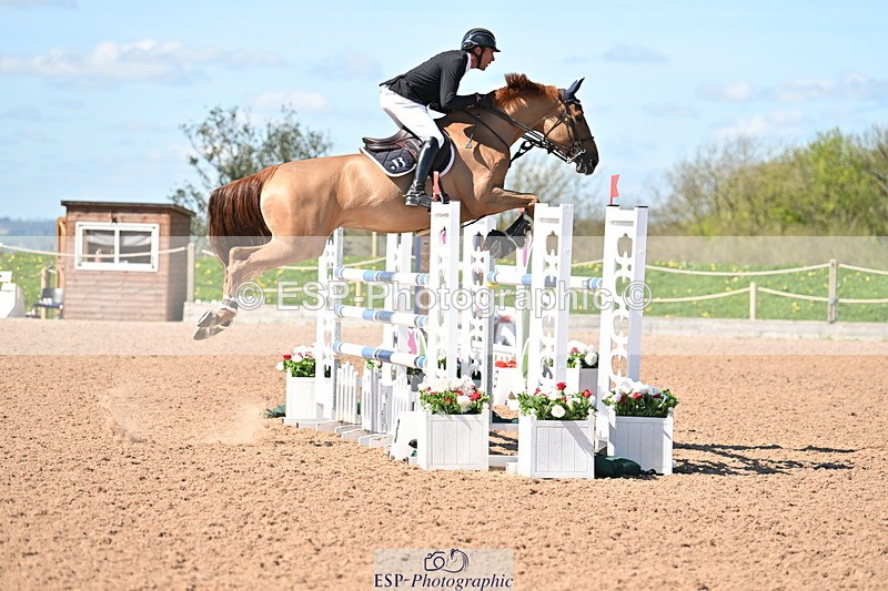 240418A-114237-02656 - Cls 5, 2 Star Medium Tour 1.35m