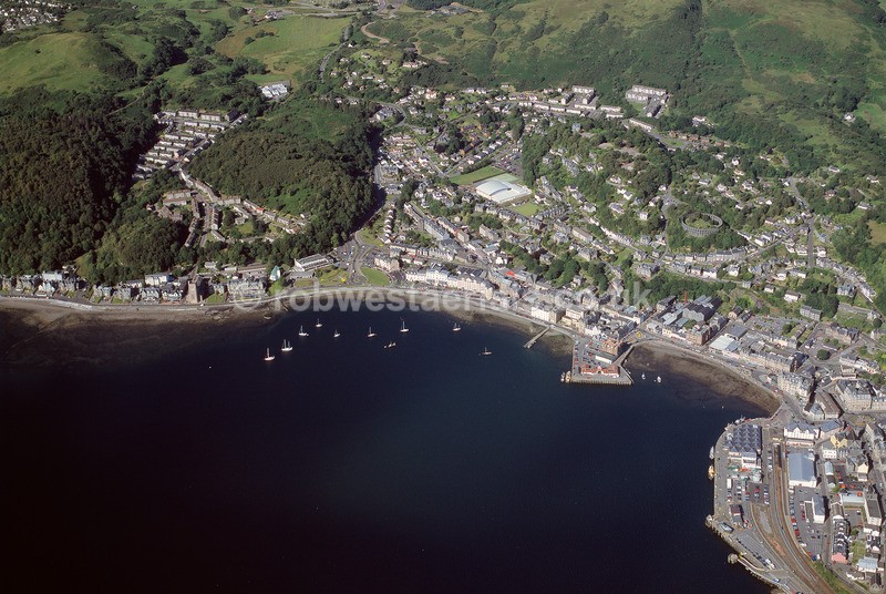 A00349B West coast town of Oban in 2002 - Settlements, infrastructure and attractions