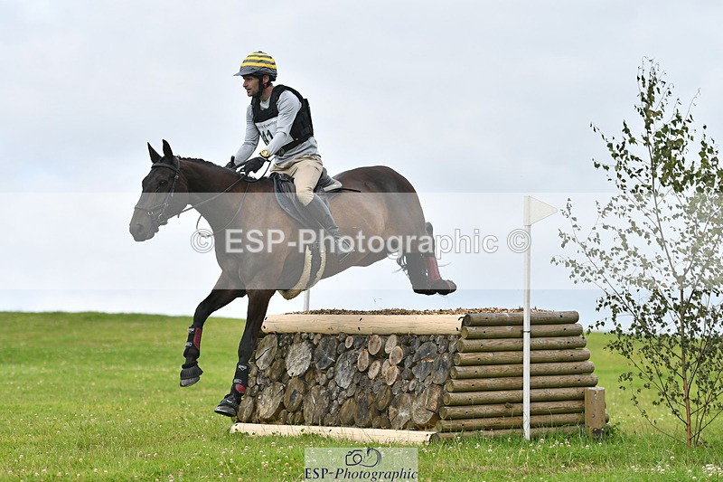 240804-113108-11799 - 414-Alex_Jupp-CARRY_ON_REGARDLESS