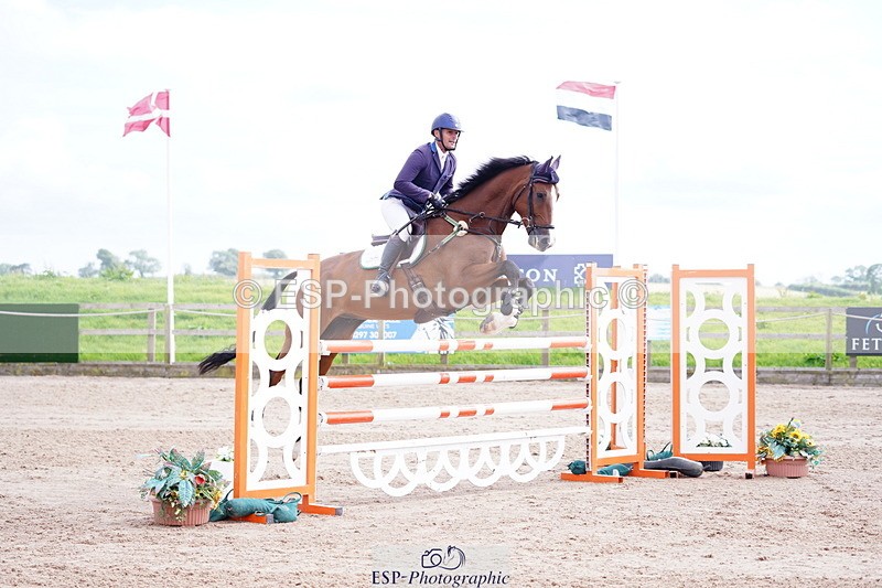 240804A-155644-11553 - Cls 46 Snr Foxhunter