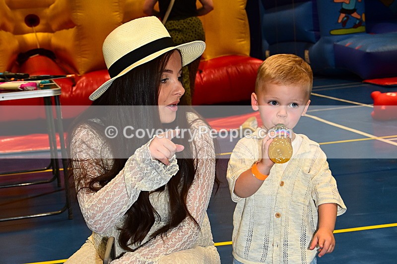 CON-069 - Joey and Ella