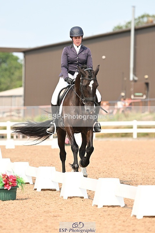 250816-150616-06092 - 027-Samantha.PringTongwynlais.Moon.Dancer