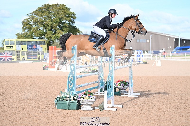 231015A-130026-08057 - Cls 30 Foxhunter & 1.20m Open