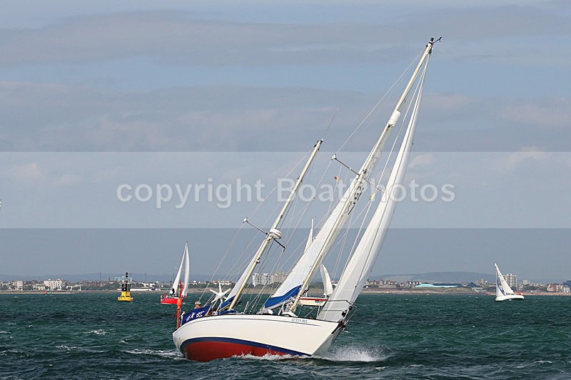 150627 QUEEN BEE WT7A1504_S - ROUND THE ISLAND RACE - SATURDAY 27th JUNE 2015