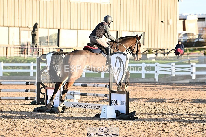 241208-092454-01504 - Cls 18 Bliss of London Novice Champ Q