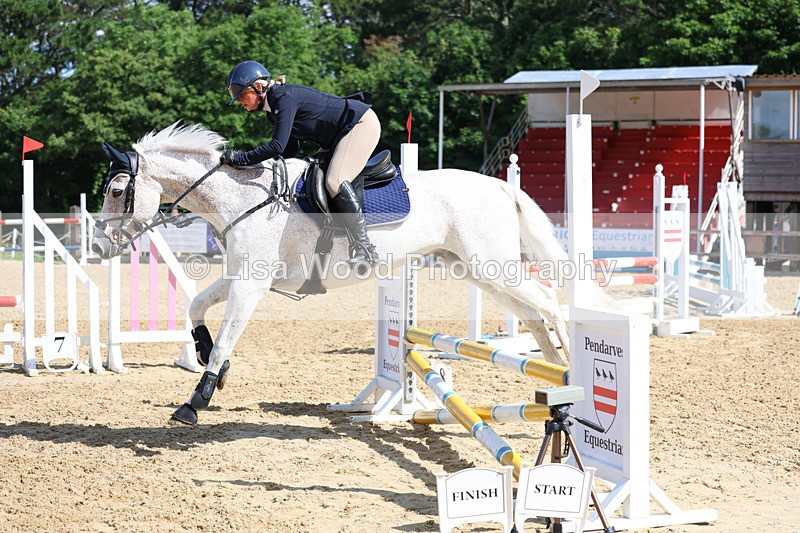 3E7A2702 - Class 2: 70cm Juniors and Seniors