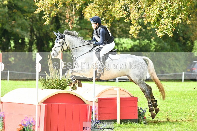 251025A-131706-19934 - F-464-Sophie.Aldrich