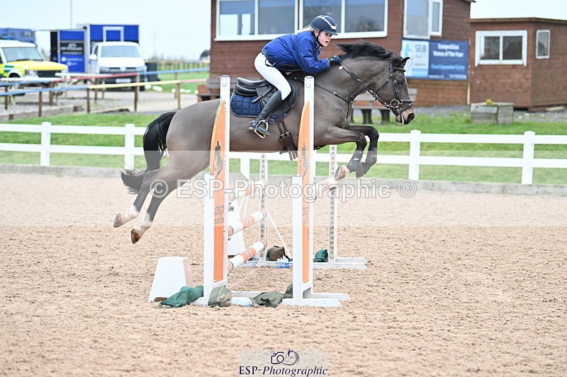 240128A-122621-00858 - Cls 4 Pony Newcomers and 1m Open