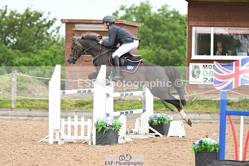 250607-130428-01141 - Cls 13 Pony Foxhunter and 1.10m