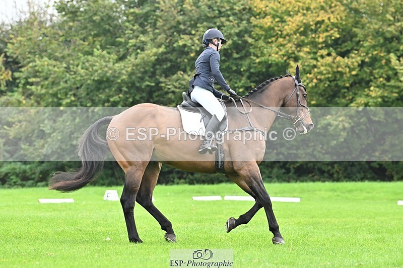 241024-143038-04318 - 582-Courtney.Romcke-JD.ON.THE.ROCKS