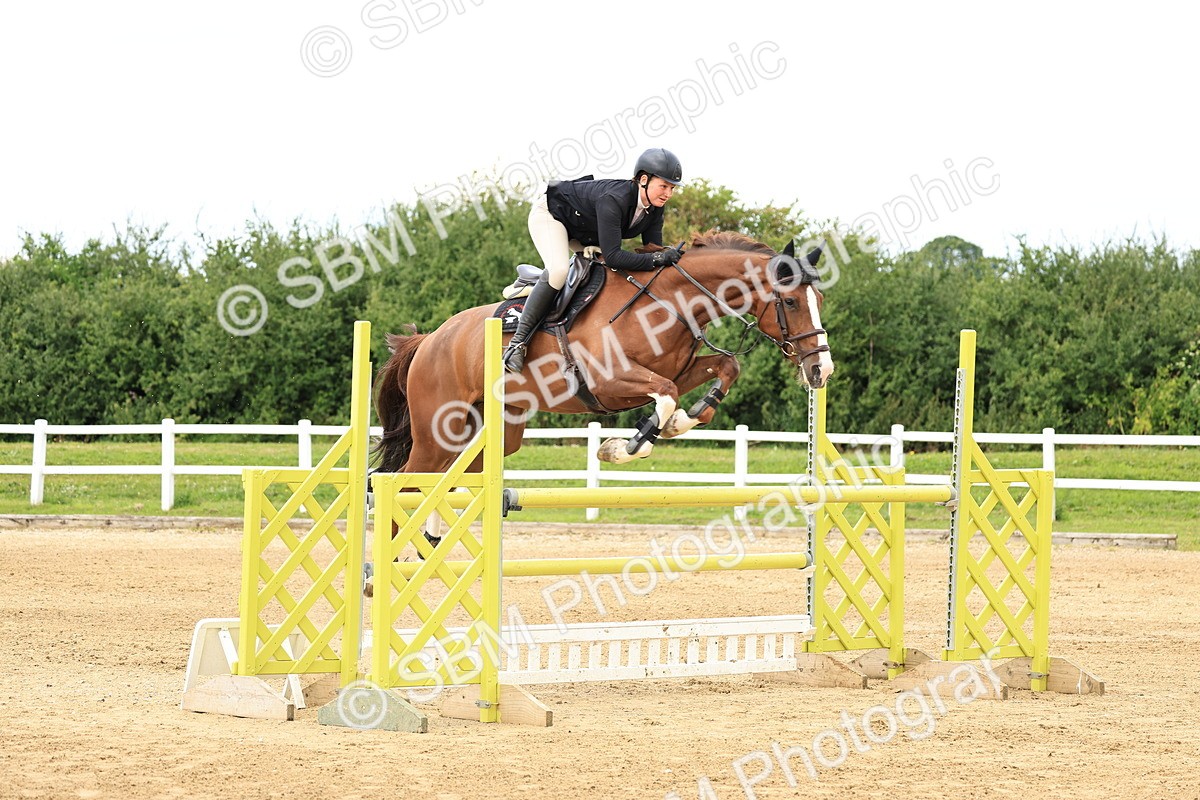 SBM_004226 - Class 12 - Senior Newcomers-1.10m Open