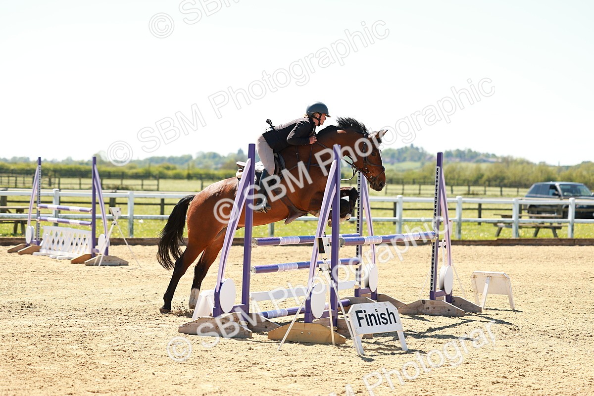 SBM_001372 - Class 4 - Senior Newcomers 1.10m