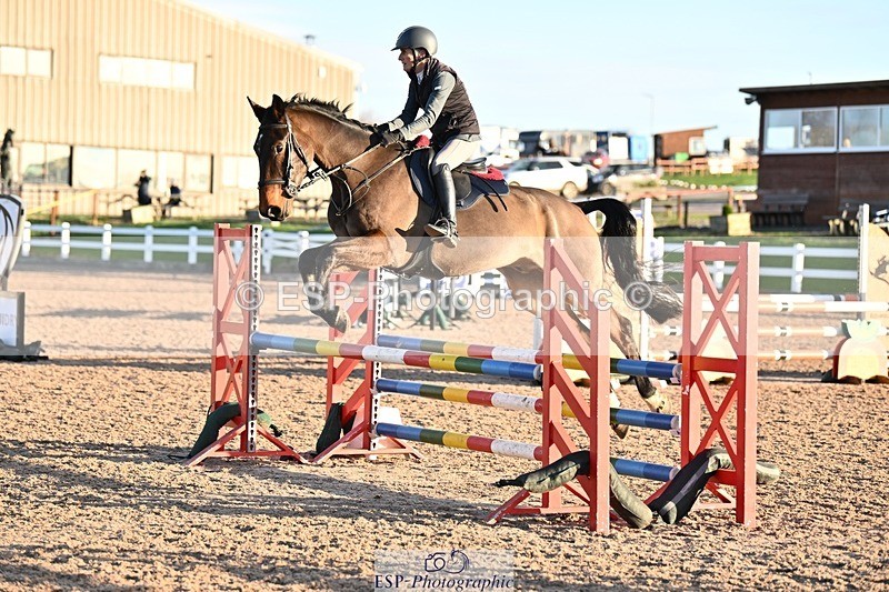 241208-092435-01503 - Cls 18 Bliss of London Novice Champ Q