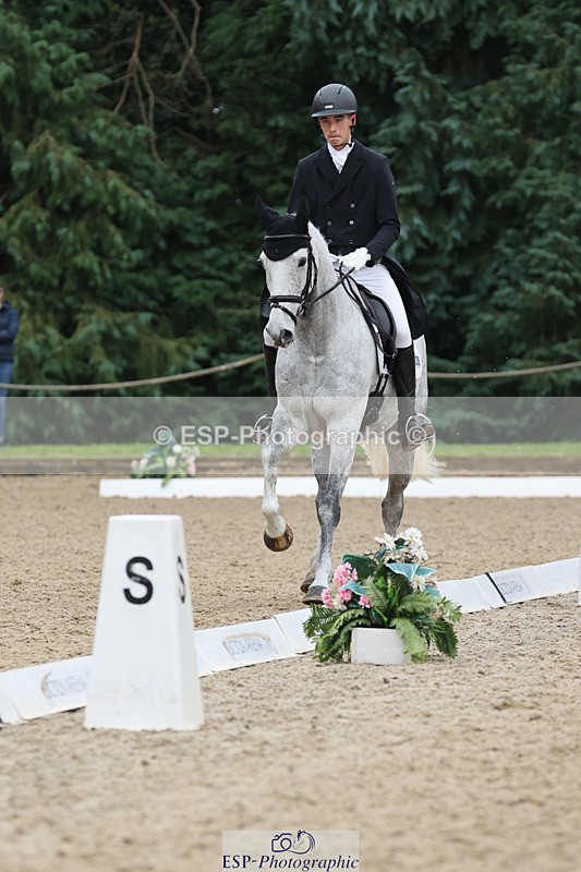 241024-155645-04949 - 236-Musa.Hussain-LIQUID.LUCK