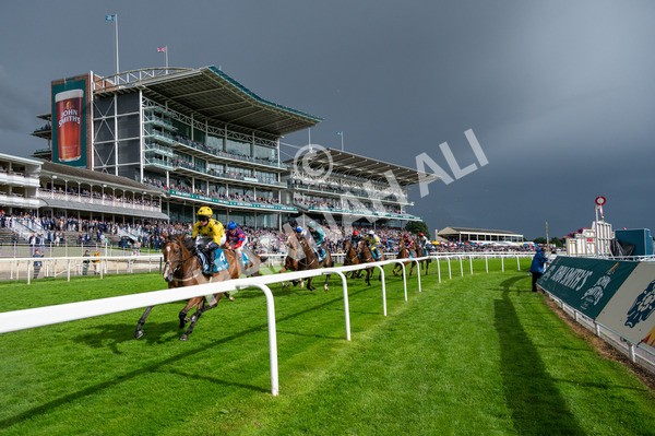 150723-Race 6-Robert Johnson-0461-2 - Race 6 4.55pm John Smith's Stayers' Handicap
